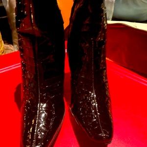 Women’s blck 6.5 GH Bass and co shoot ankle booties